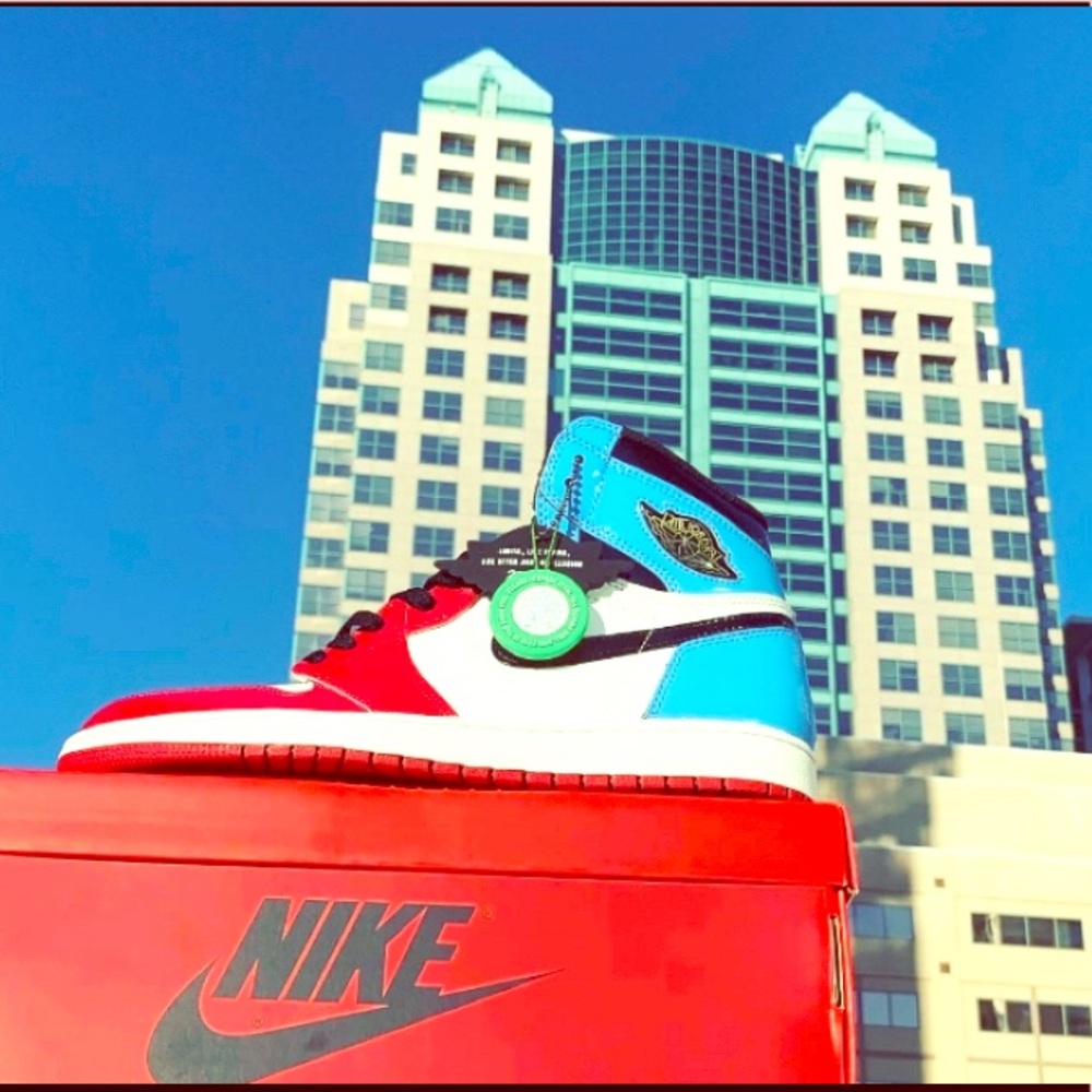 Jordan 1 Mid Fearless UNC/CHI
